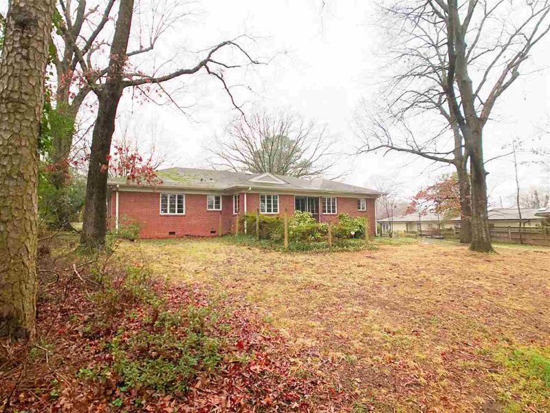 814 Woodburn Rd, Raleigh, NC 27605