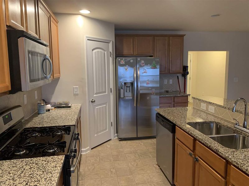 8140 Hovingham Way, Raleigh, NC 27616