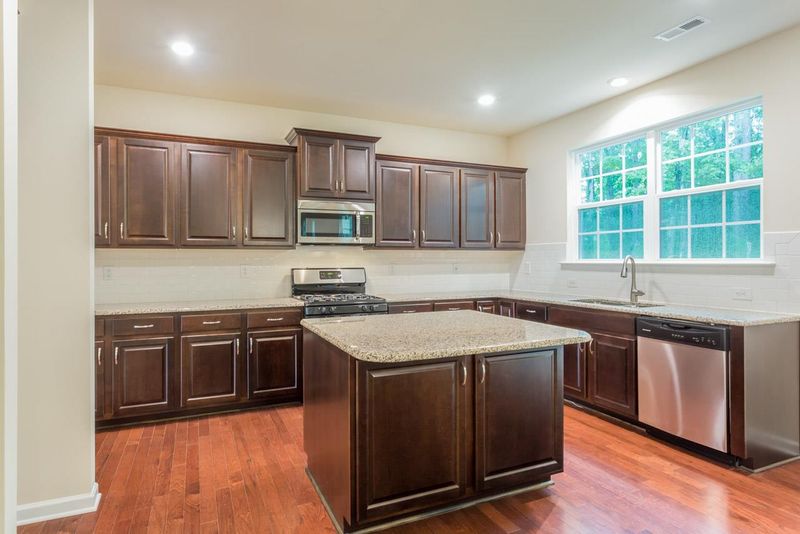 8140 Wheeler Woods Dr, Apex, NC 27539