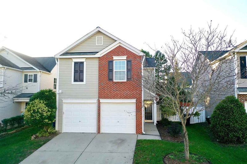 8141 Caliber Woods Dr, Raleigh, NC 27616