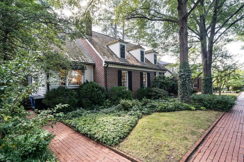 815-9 Marlowe Rd, Raleigh, NC 27609