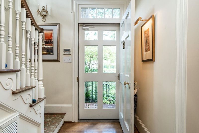 815-9 Marlowe Rd, Raleigh, NC 27609