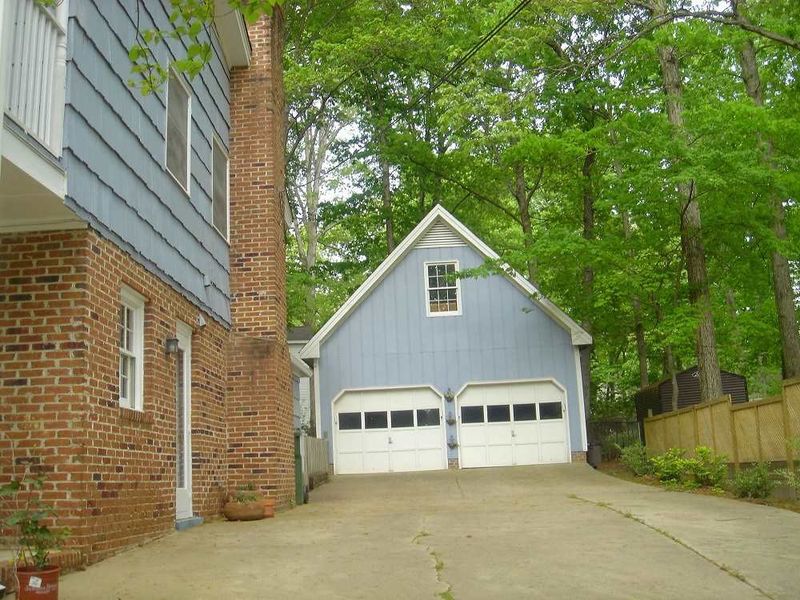 815 Ellynn Dr, Cary, NC 27511