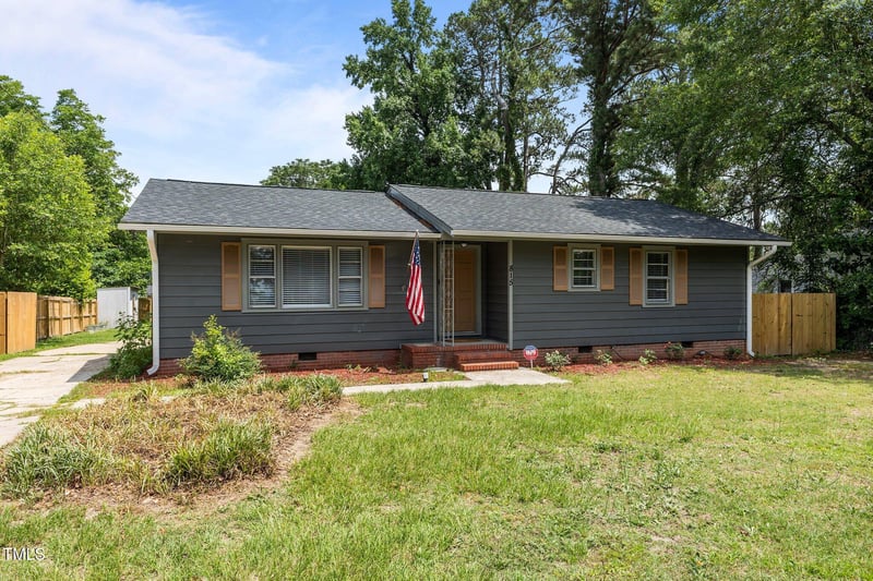 815 Hemlock Dr, Fayetteville, NC 28304