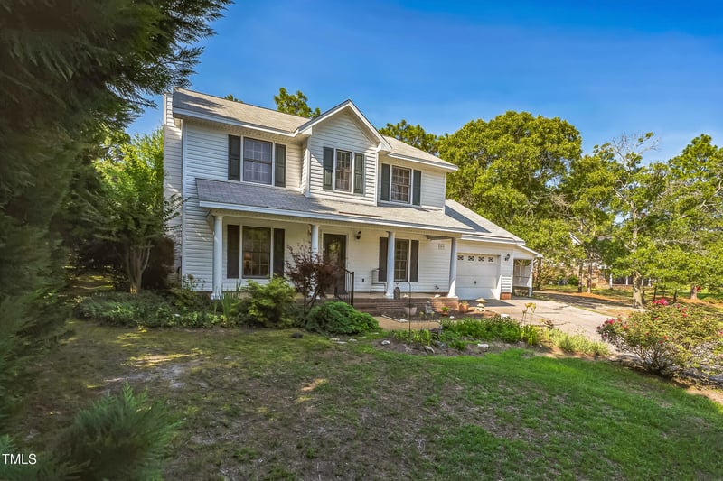 815 La Quinta Ln, Hope Mills, NC 28348