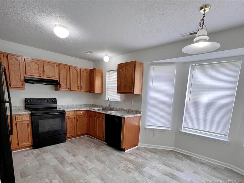 815 Nighthawk Pl, Fayetteville, NC 28314