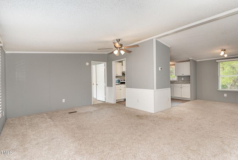 815 W Watson Rd, Benson, NC 27504
