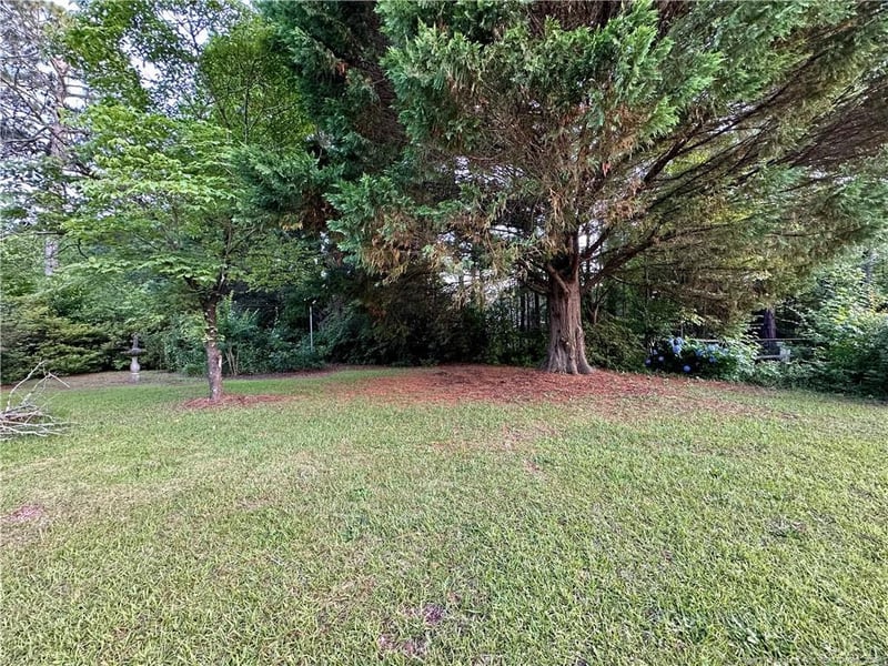 815 Whispering Pines Rd, Fayetteville, NC 28311