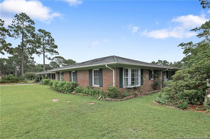815 Whispering Pines Rd, Fayetteville, NC 28311