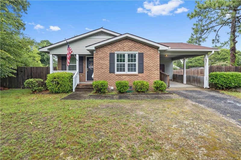 816 Algood Ave, Hope Mills, NC 28348