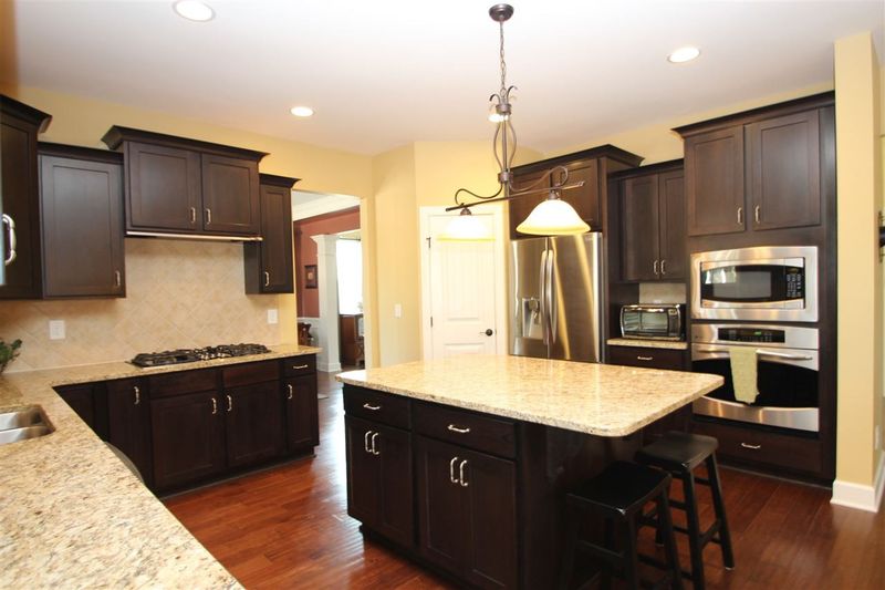 816 Boone Ridge Ln, Cary, NC 27519