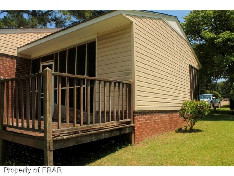 816 W Garden St, Sanford, NC 27330