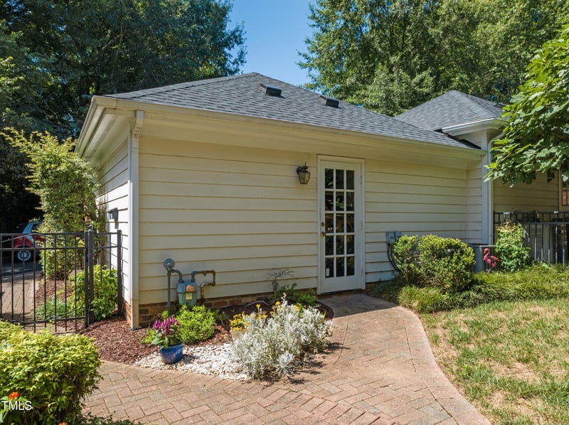 816 Gaston Wood Ct, Raleigh, NC 27605