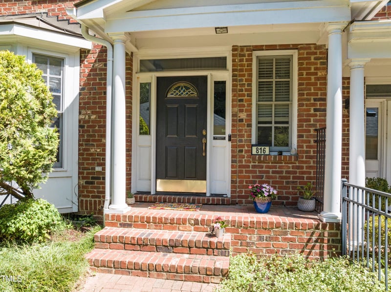 816 Gaston Wood Ct, Raleigh, NC 27605