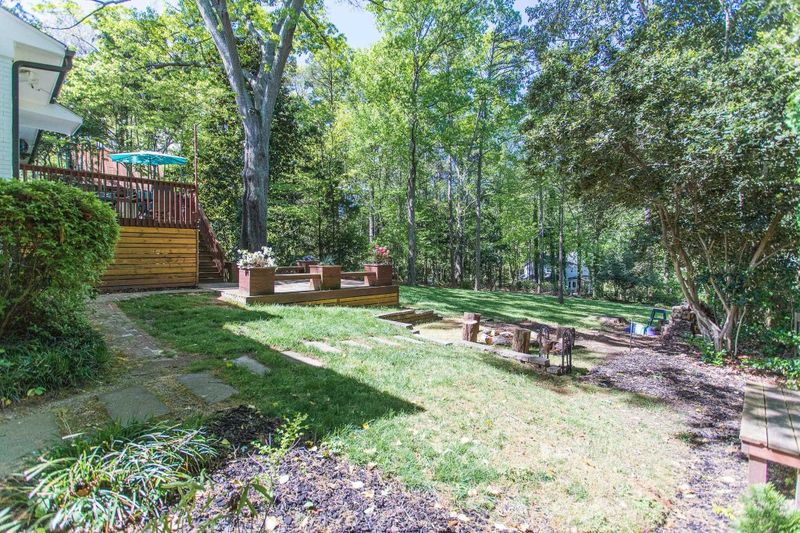 816 Merrie Rd, Raleigh, NC 27606
