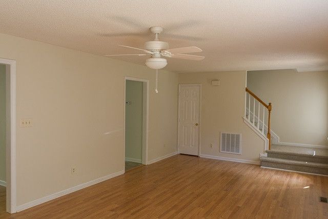 816 Northampton Dr, Cary, NC 27513