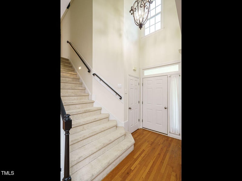 816 Roanoke Dr, Cary, NC 27513
