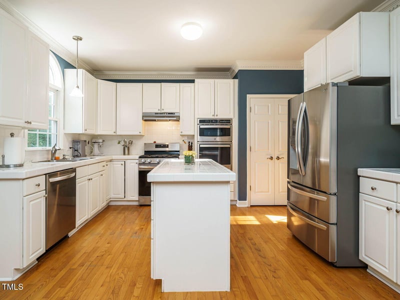 816 Roanoke Dr, Cary, NC 27513
