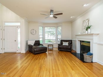 816 Roanoke Dr, Cary, NC 27513
