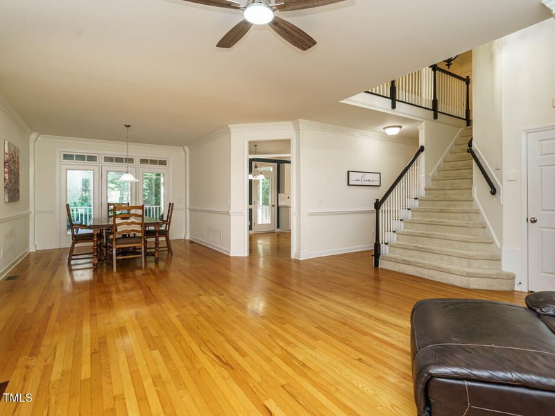 816 Roanoke Dr, Cary, NC 27513