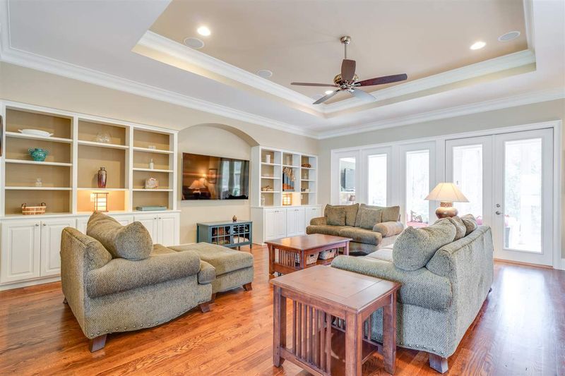 816 Rockhouse Ct, Cary, NC 27519