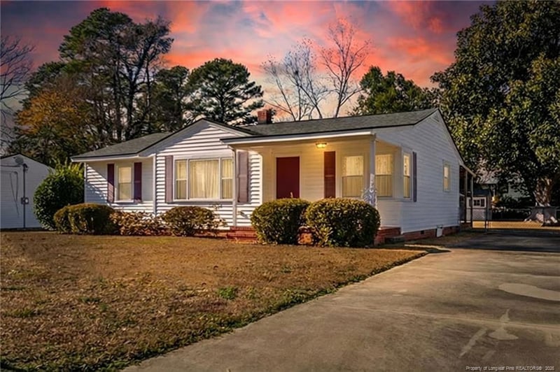 816 Sandalwood Dr, Fayetteville, NC 28304