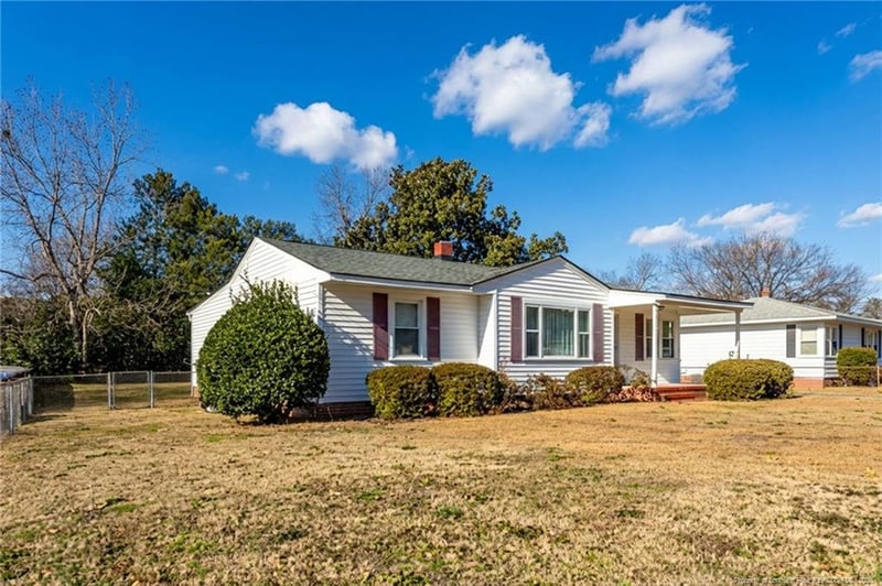 816 Sandalwood Dr, Fayetteville, NC 28304