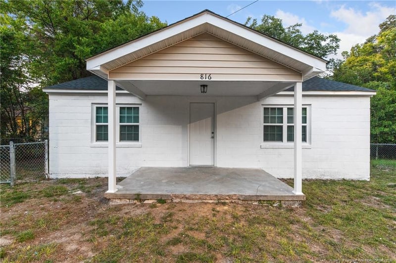 816 Silk Ln, Fayetteville, NC 28301