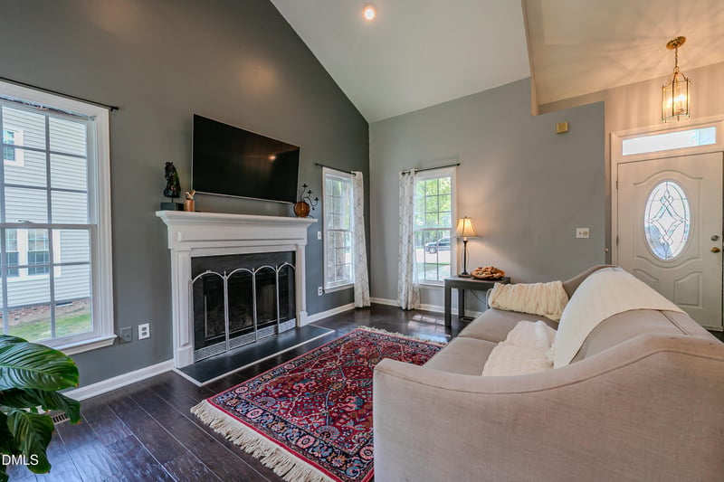 816 White Daisies Ct, Raleigh, NC 27610