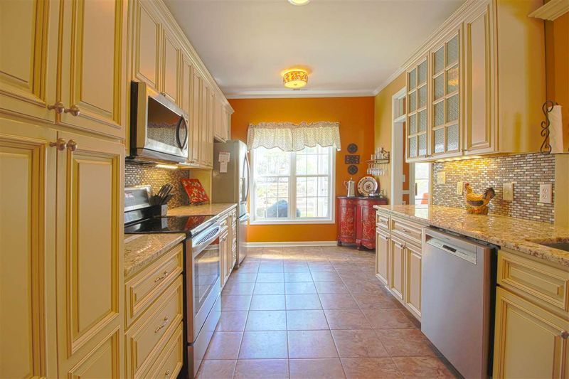 8164 Rolling Glenn Dr, Raleigh, NC 27616