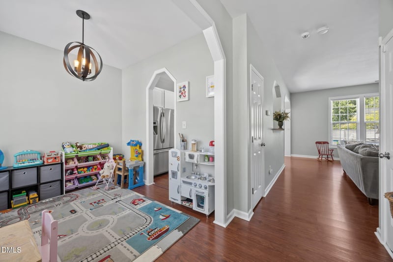 8167 Willowglen Dr, Raleigh, NC 27616