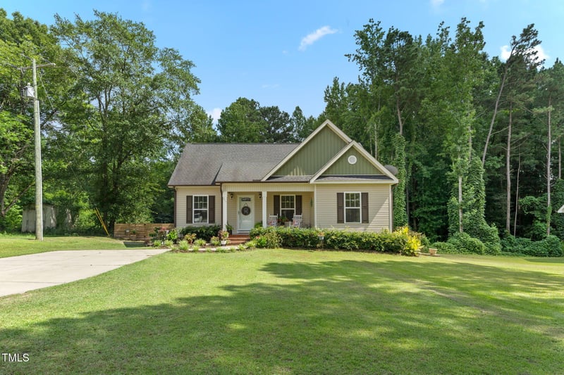 817 Academy St, Fuquay Varina, NC 27526