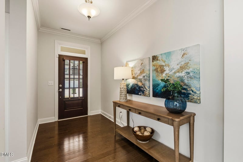 817 Mcginn Ln, Cary, NC 27519