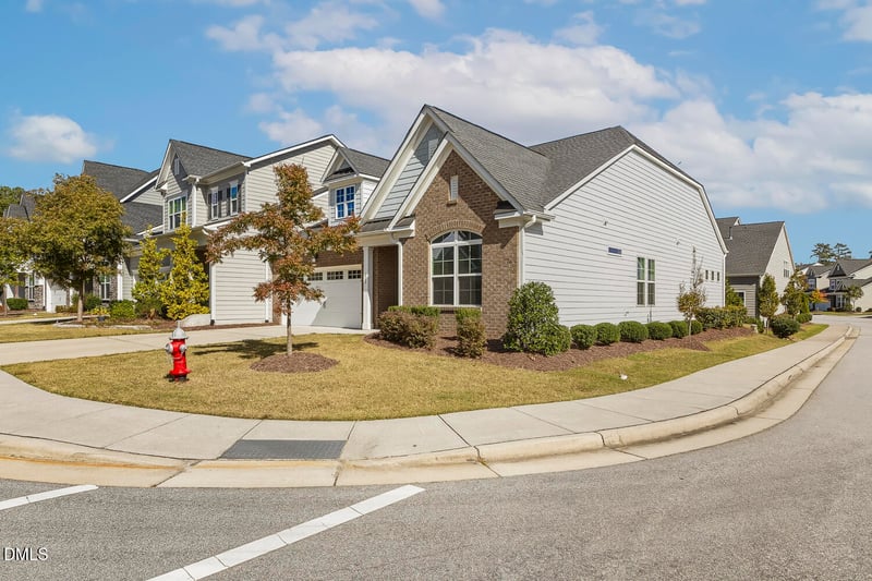 817 Mcginn Ln, Cary, NC 27519