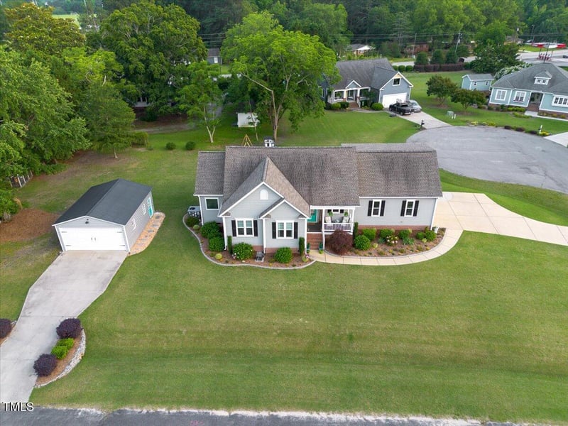 817 Mossy Oak Dr, Fuquay Varina, NC 27526