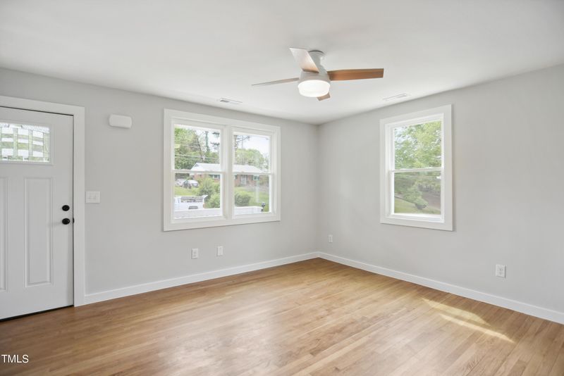 817 Newcombe Rd, Raleigh, NC 27610