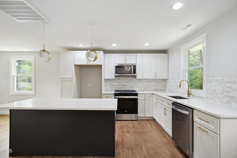 817 Newcombe Rd, Raleigh, NC 27610