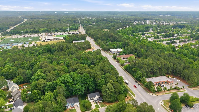 817 Oakhall Dr, Holly Springs, NC 27540