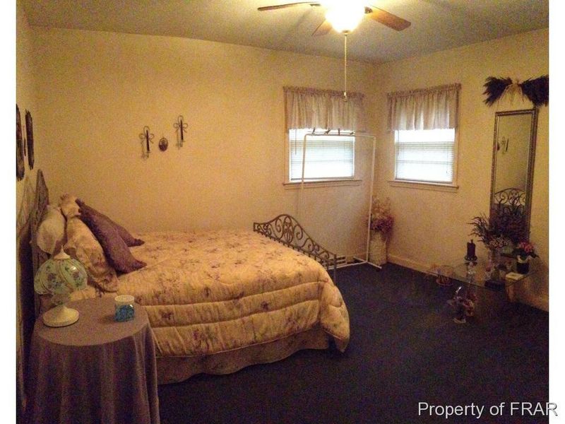 817 Park Ave, Sanford, NC 27330