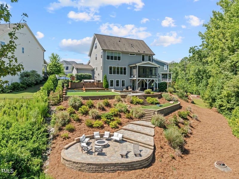 817 Rambling Oaks Ln, Holly Springs, NC 27540