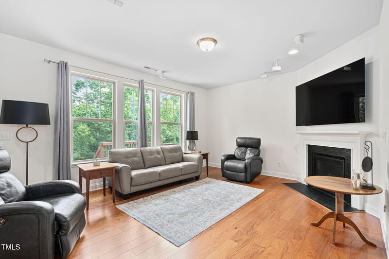 817 Stable Fern Dr, Fuquay Varina, NC 27526