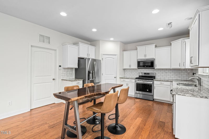 817 Stable Fern Dr, Fuquay Varina, NC 27526