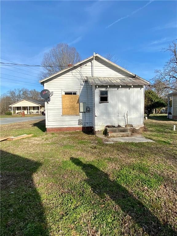 817 Williams St, Burlington, NC 27217