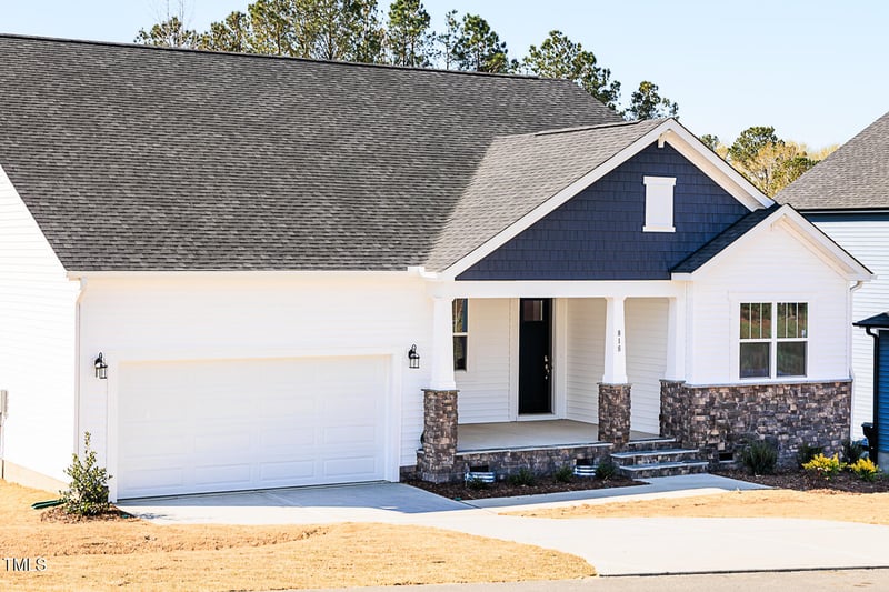 818 Barbour Farm Ln, Four Oaks, NC 27524
