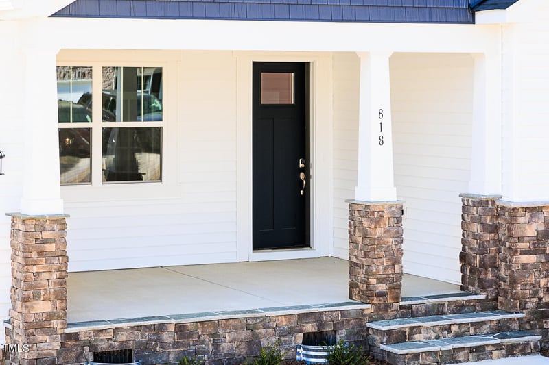 818 Barbour Farm Ln, Four Oaks, NC 27524