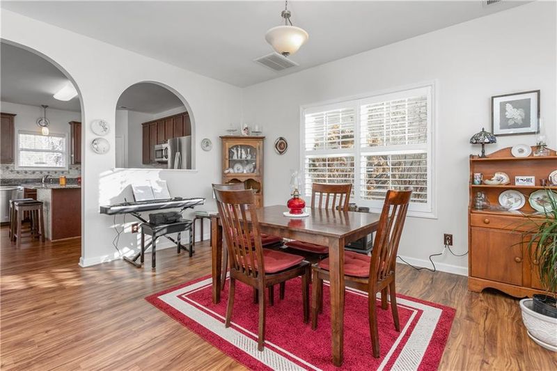 818 Blue Lake Dr, Mebane, NC 27302