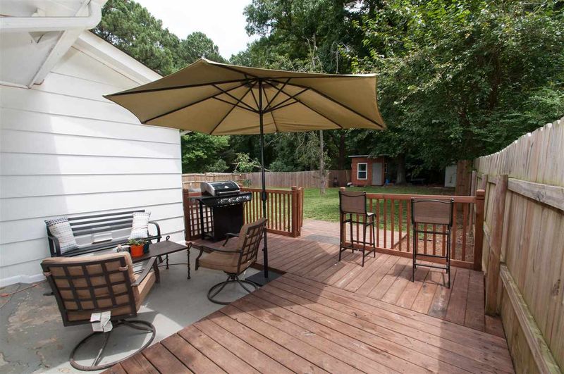 818 Chatham Ln, Raleigh, NC 27610