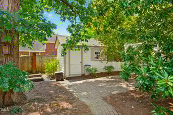 818 Colonial Dr, Burlington, NC 27215