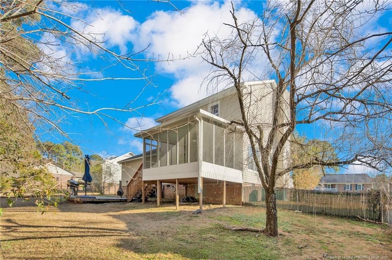 818 Eagle Landing Dr, Hope Mills, NC 28348