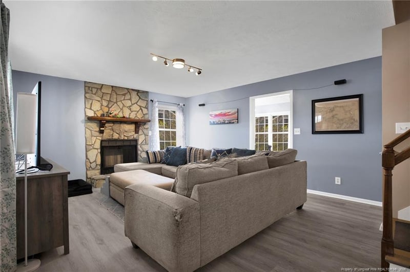 818 Eagle Landing Dr, Hope Mills, NC 28348